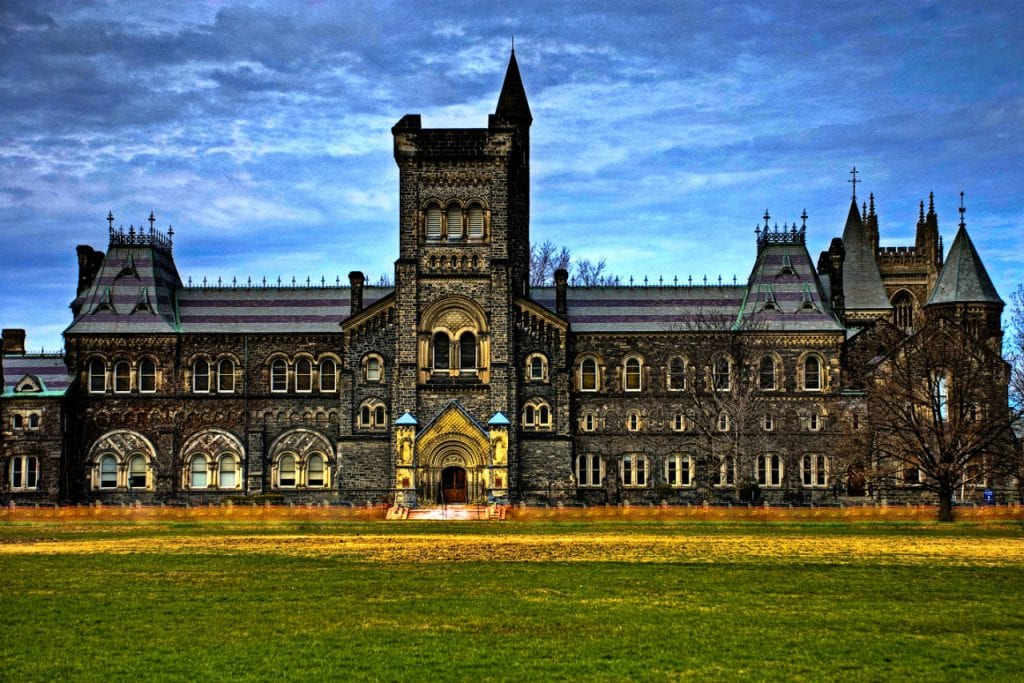 Các trường đại học ở Toronto